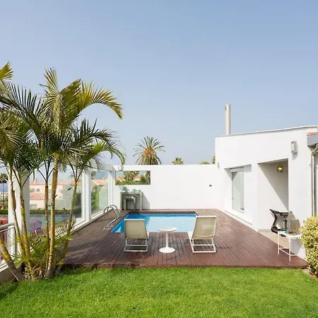 Luxurious In With Pool And Great Views Villa *