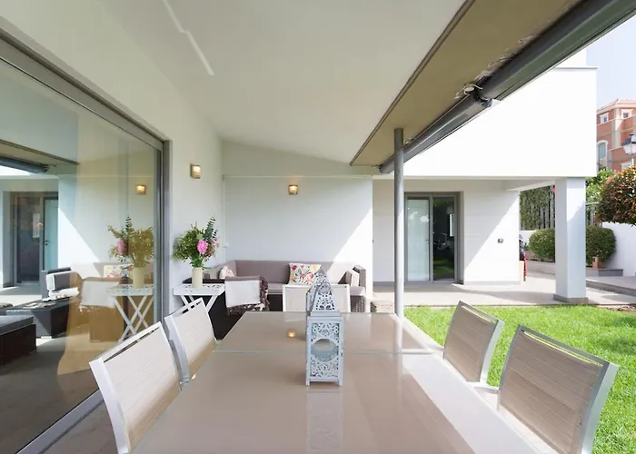 Luxurious In With Pool And Great Views *